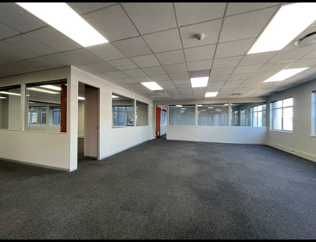 325M² OFFICE TO LET IN SANDTON CENTRAL